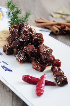 黑鬆露醬鐵板牛柳粒