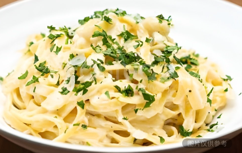 奶油奶酪醬拌金槍魚義式寬麵