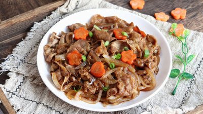 什菌炒肥牛或豬頸肉