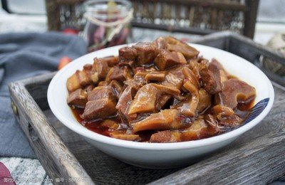 香辣幹筍（素）蓋飯+蔬菜+滷蛋+飲料