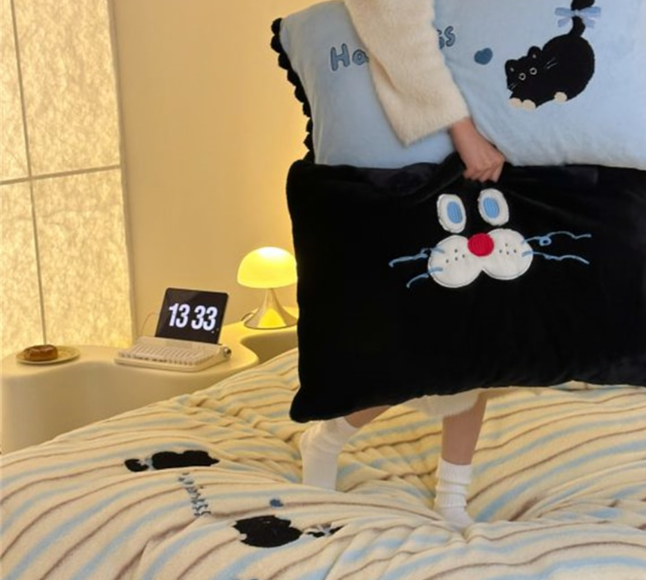 Lullabuy聖誕萌寵樂園牛奶絨床上四件套居家秋冬聖誕床品四件套床單被套 呆呆犬 King Size/ Double Size