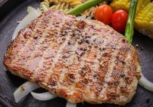 香煎鴛鴦扒（豬扒及雞扒）