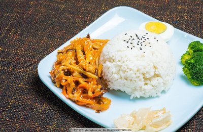 醬爆肉絲蓋澆飯