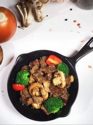 紅酒蘑菇大蝦牛柳粒