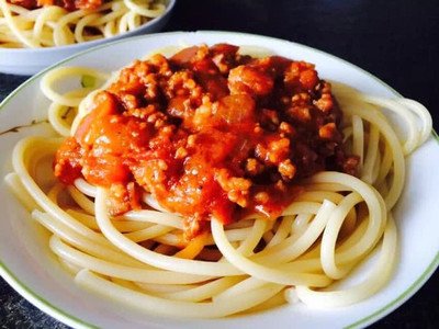 肉醬意粉，薯條