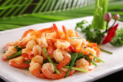 四川香辣松子炒蝦球