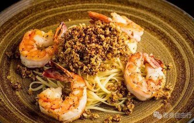 黑鬆露鮮菌烏冬拌香煎大蝦