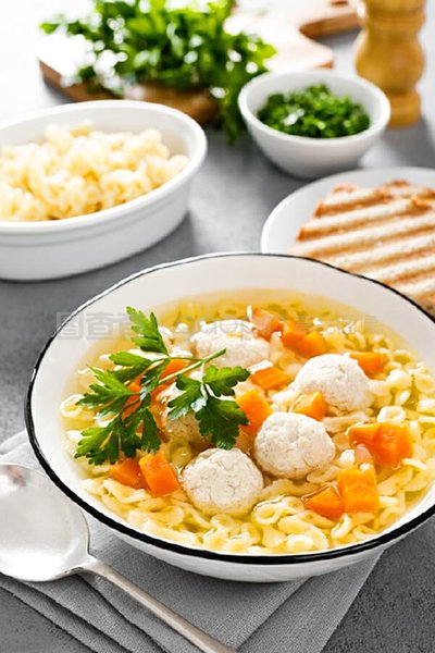 清湯蘿蔔魚蛋湯麵