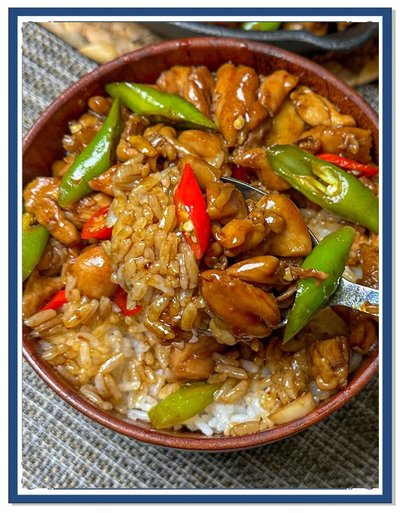 酸辣椒炒肉蓋飯+蔬菜+滷蛋