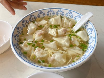 黒豚蝦肉餛飩湯