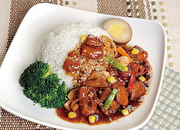 紅燒肉蓋飯+蔬菜+滷蛋+飲料