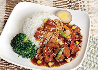 紅燒肉蓋飯+蔬菜+滷蛋+飲料