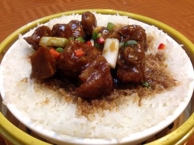 粉蒸排骨蓋飯+蔬菜+滷蛋+飲料