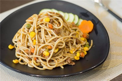 法式白汁什菌牛肉意粉配蒜蓉包