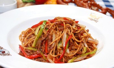 黑椒牛柳絲炒意粉/烏冬