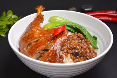 滷香鴨腿飯+滷蛋+酸豆角+飲料