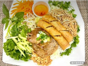 烤豬肉、豬肉絲配蛋捲檬粉