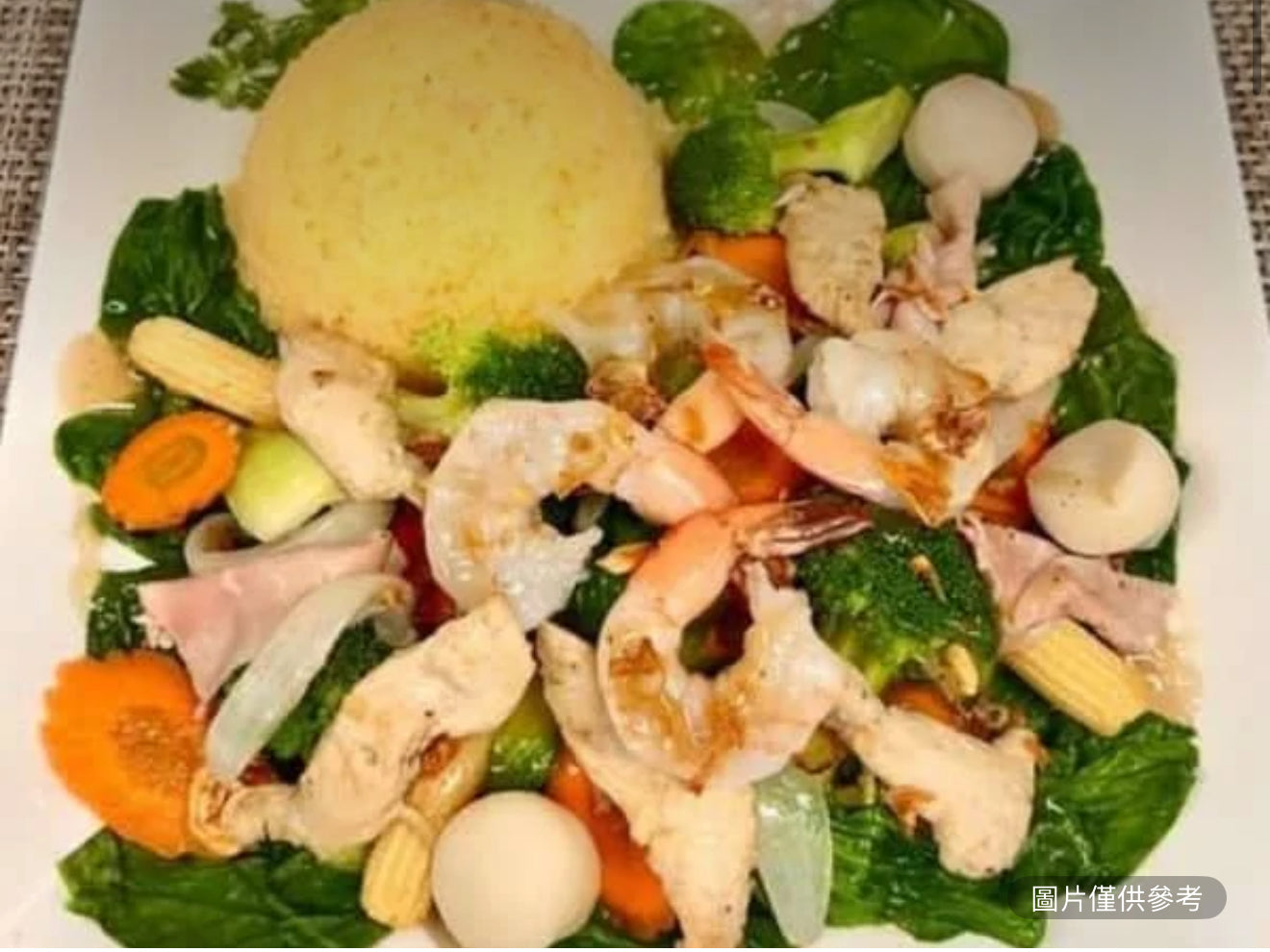 雞肉蝦仁魚蛋炒飯