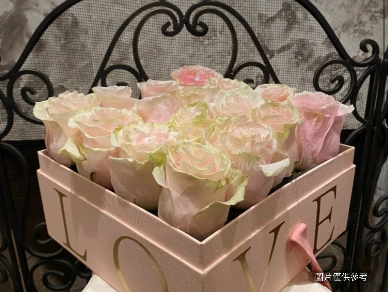 Popular Hand Carry Love Box 16 Pink Roses