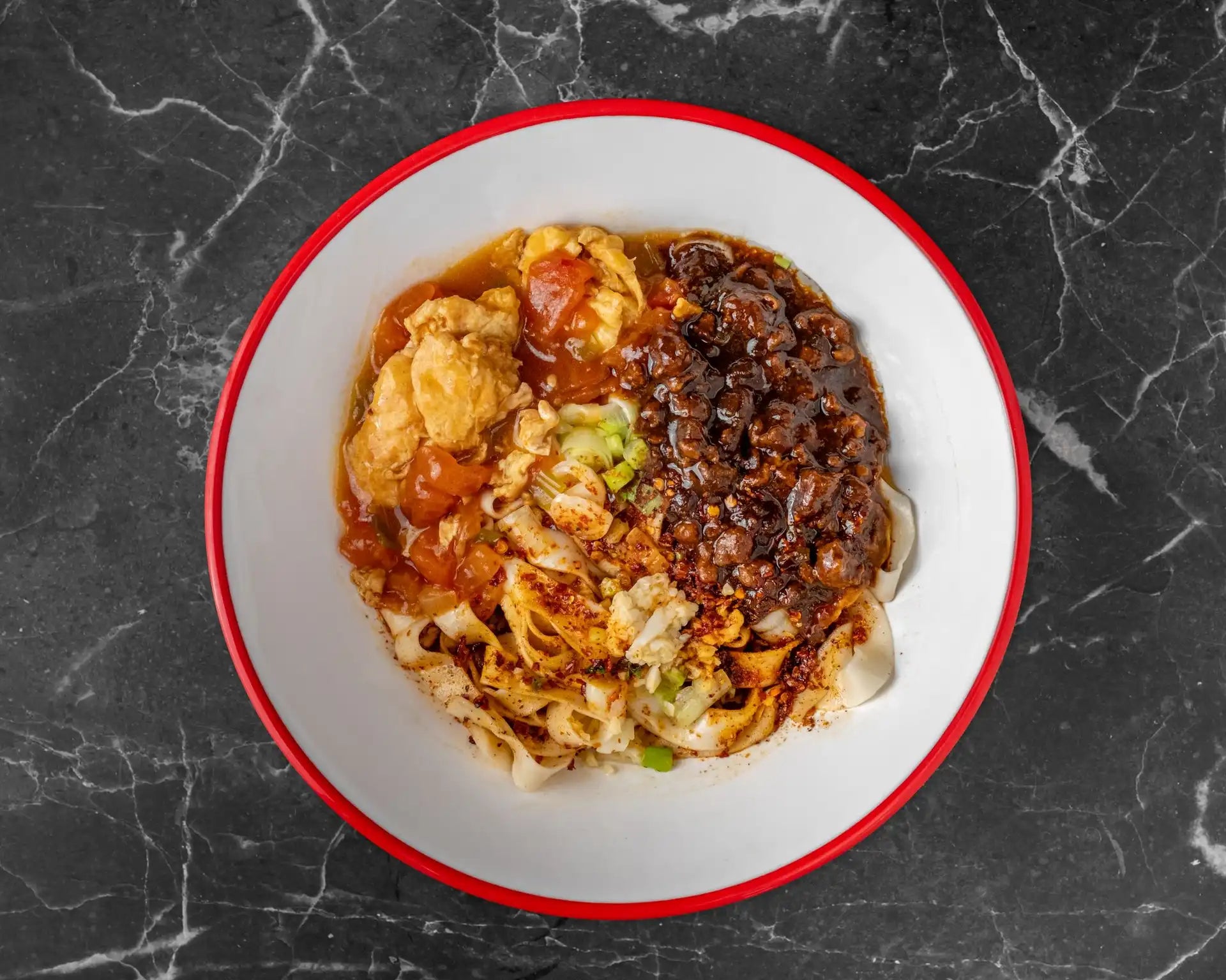 三合⼀ (炸酱➕ ⻄红柿鸡蛋➕ 油泼)