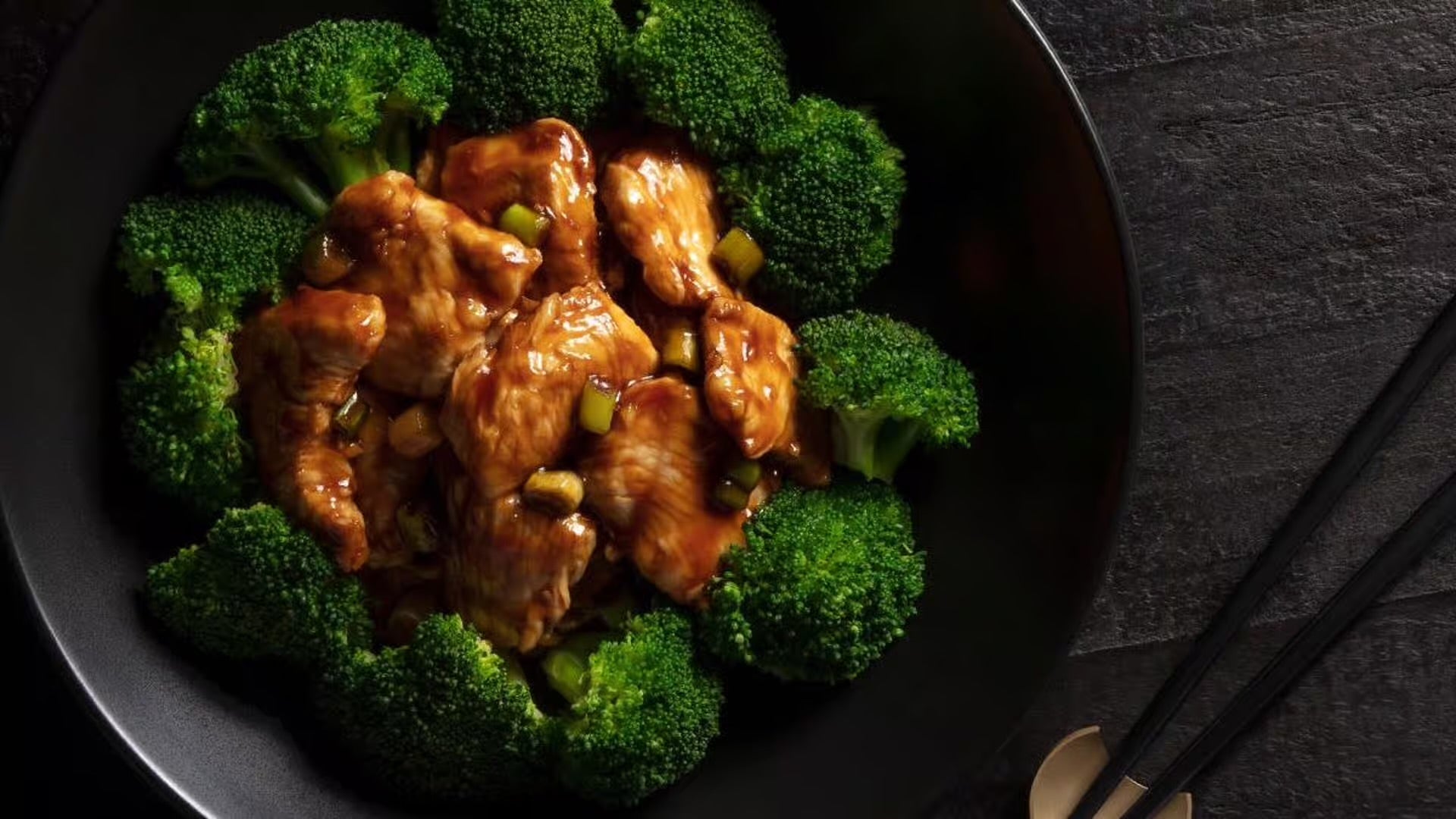 無麩質雞肉配西蘭花