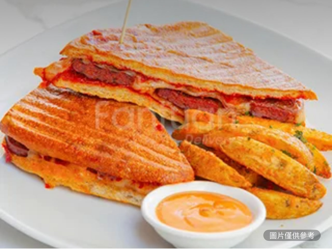 香腸奶酪帕尼尼三明治