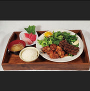 照燒牛肉、生魚片和芝麻雞套餐