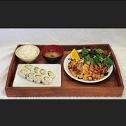 照燒雞肉和加州卷套餐