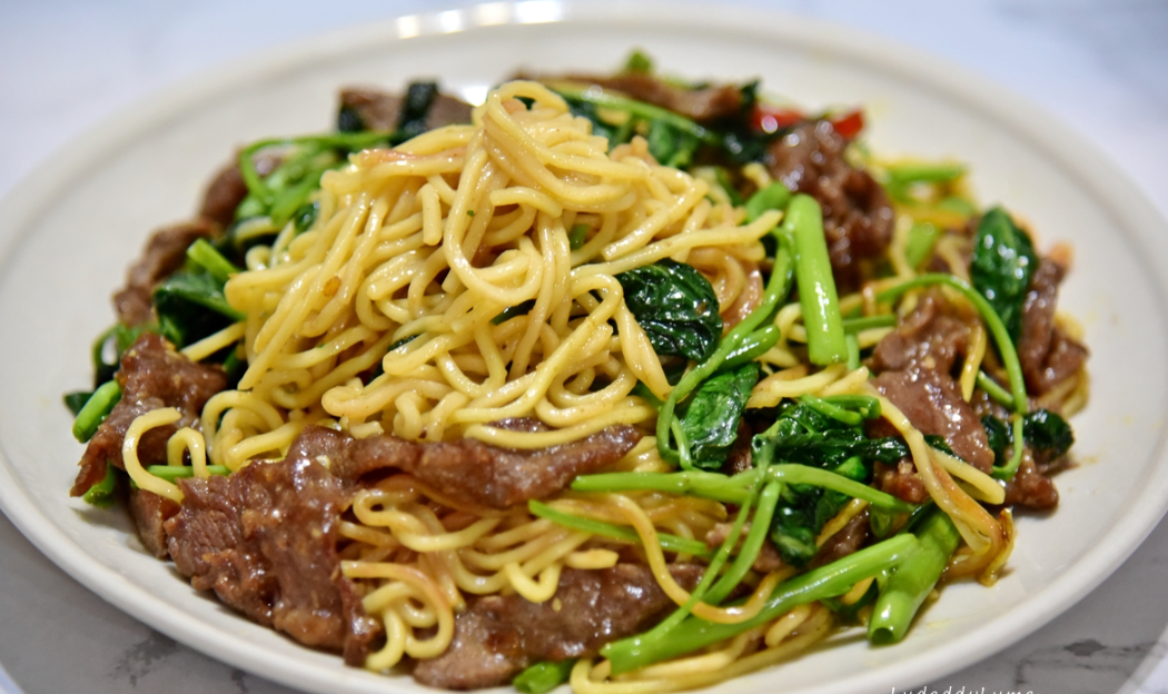 蔥爆牛肉炒麵