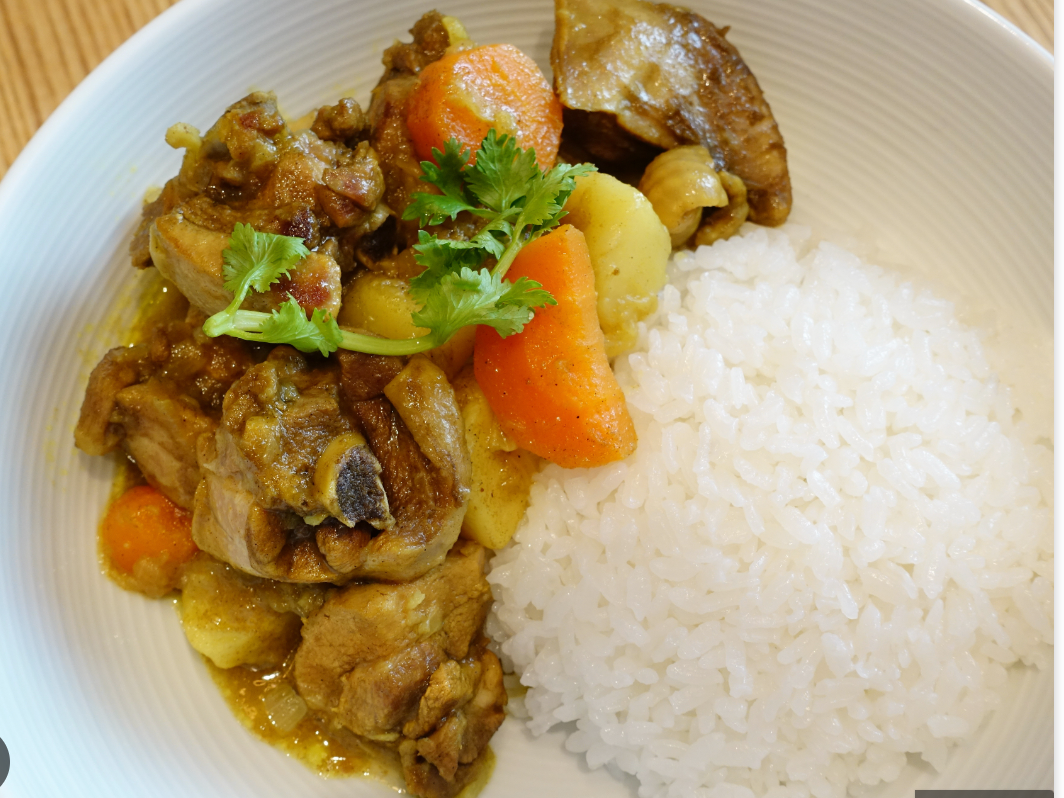 咖哩雞腿飯