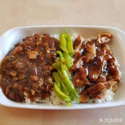 雙拼滷肉飯（任選兩款滷味）+滷蛋+酸豆角+綠豆湯+飲料