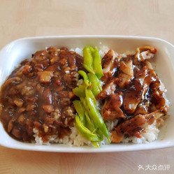 雙拼滷肉飯（任選兩款滷味）+滷蛋+酸豆角+綠豆湯+飲料