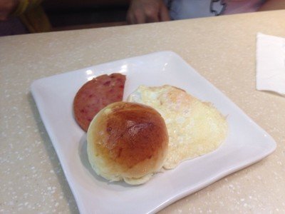 餐蛋/火腿蛋/腸仔蛋/紅腸蛋/叉燒蛋 湯面