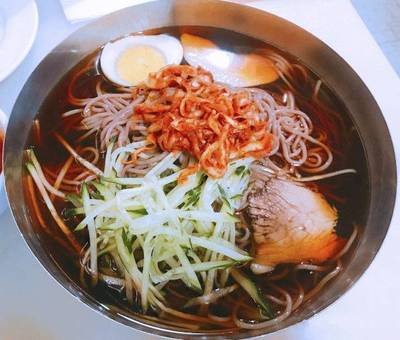 雙拼湯麵（雲吞，牛腩，豬肉，魚滑，墨魚丸，魚丸）