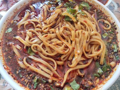 麻辣紅油牛肚麵