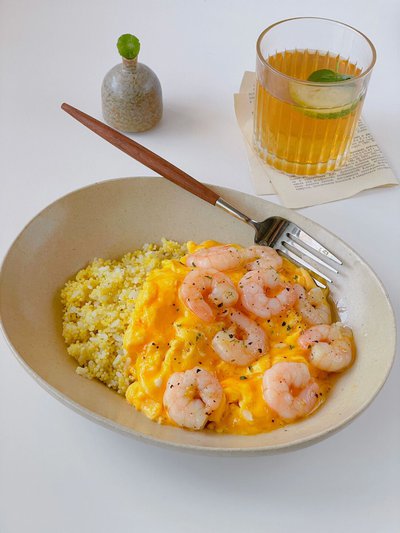 蝦仁滑蛋飯