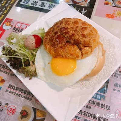 出前一丁，米粉，米通+炒滑蛋和牛油餐包