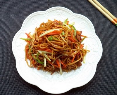 豉油皇炒麵（河粉）