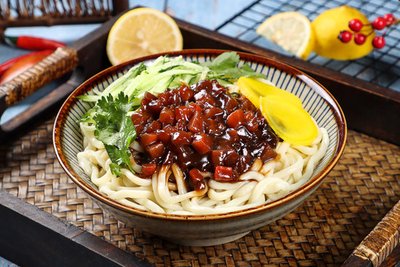 黑豚豬肉炸醬麵