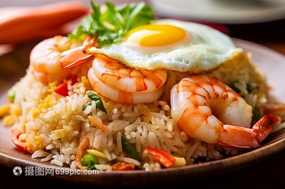 泰式香草炒海鮮配煎蛋白飯